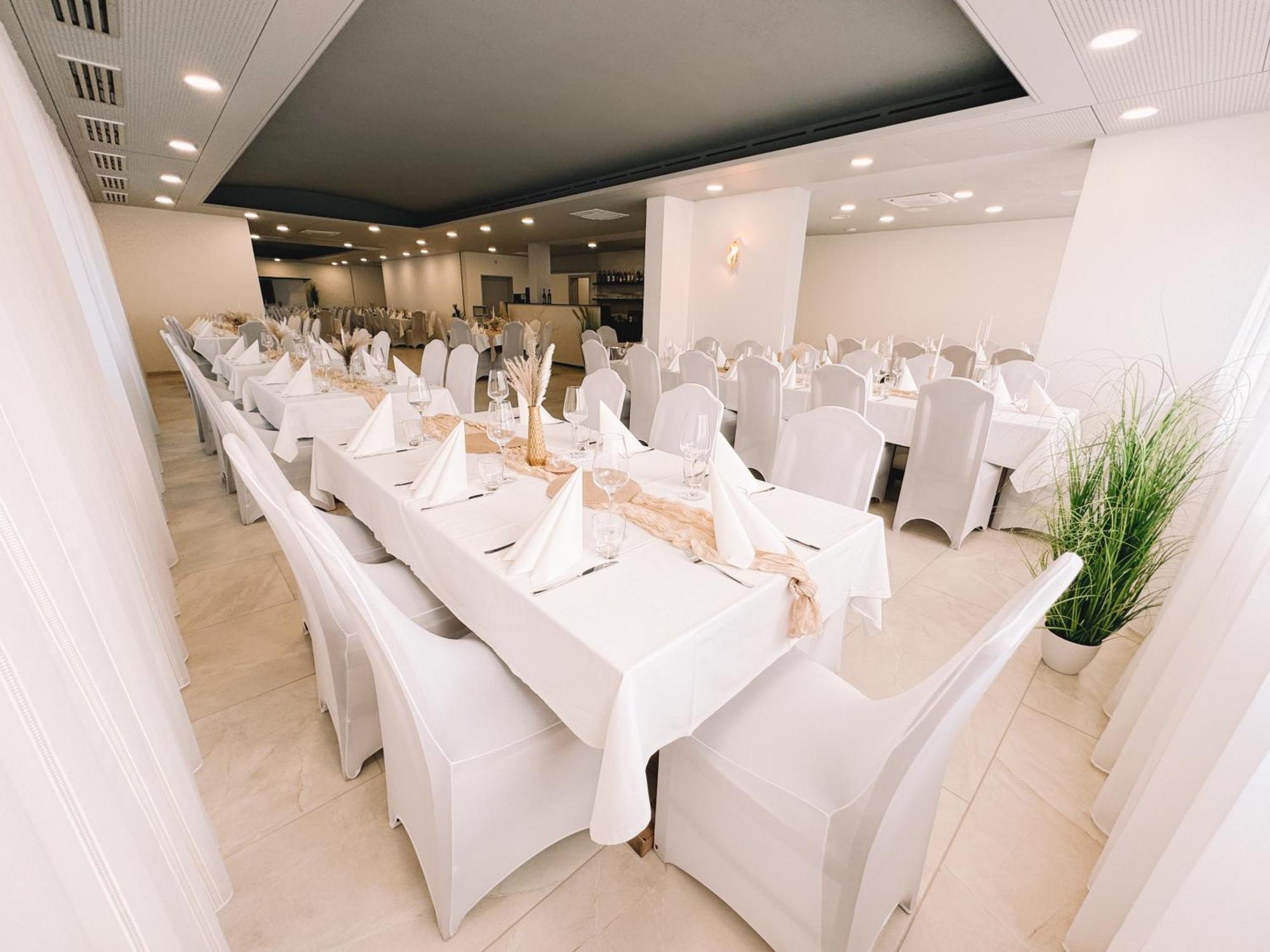 La Frontiera Hotel & Eventlocation - An Der Grenze , Naehe Schaffhausen -Rheinfall Tengen Екстериор снимка