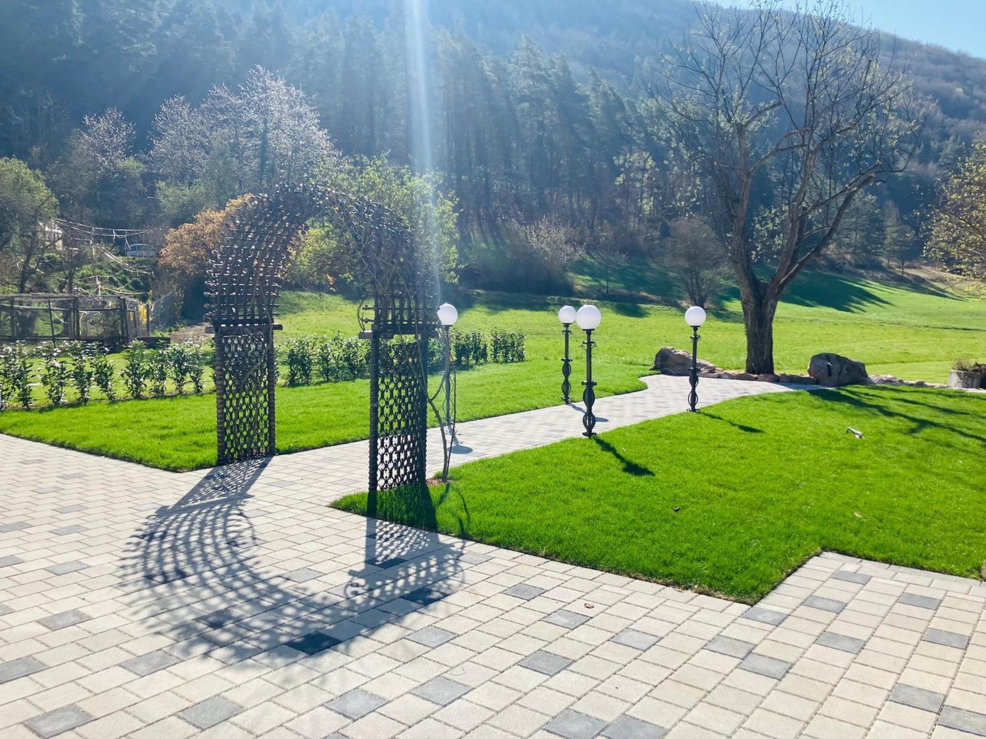 La Frontiera Hotel & Eventlocation - An Der Grenze , Naehe Schaffhausen -Rheinfall Tengen Екстериор снимка